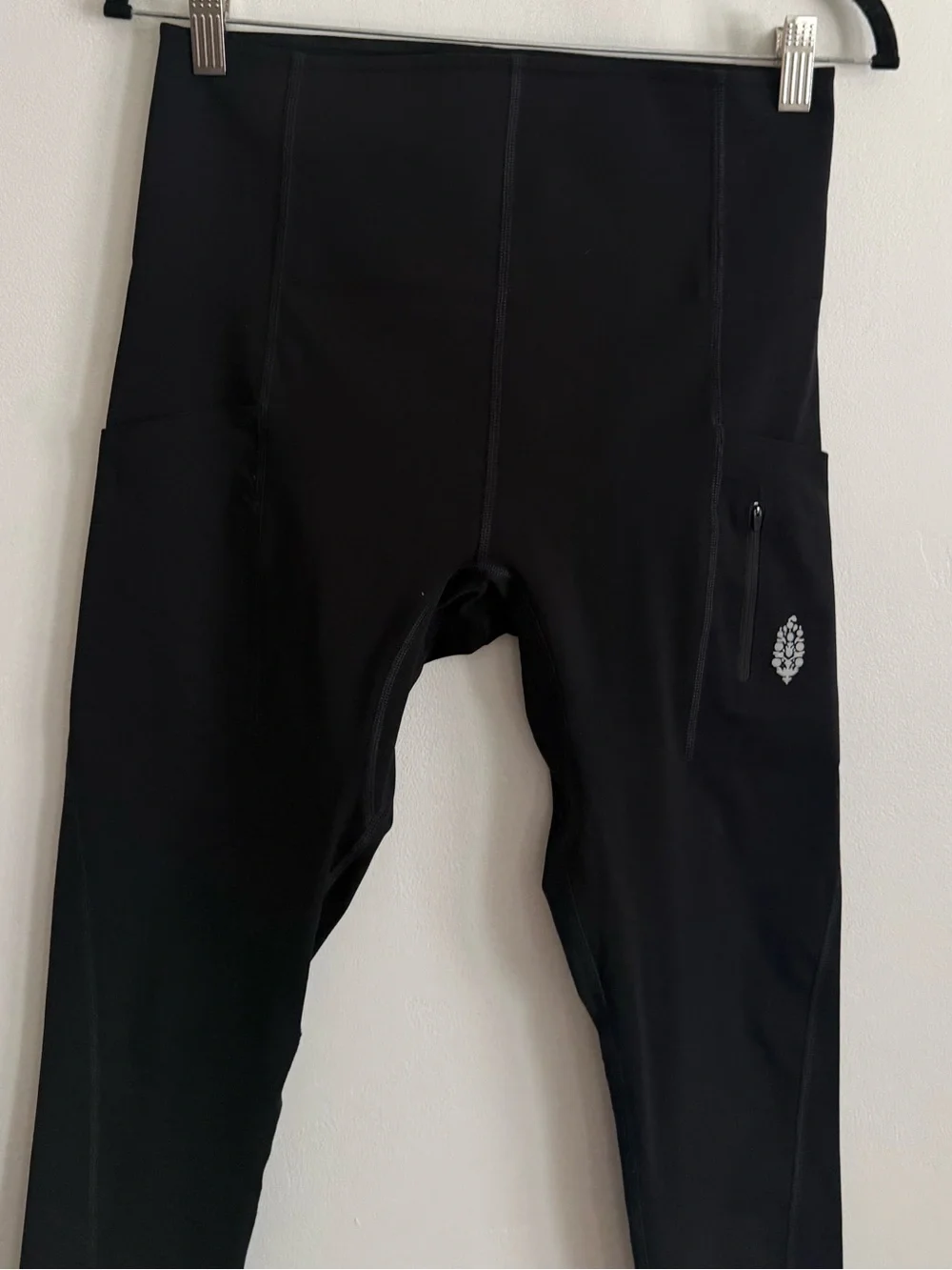 FP Movement Black High Rise Crop Leggings Side Zip Pocket Women’s M Athletic